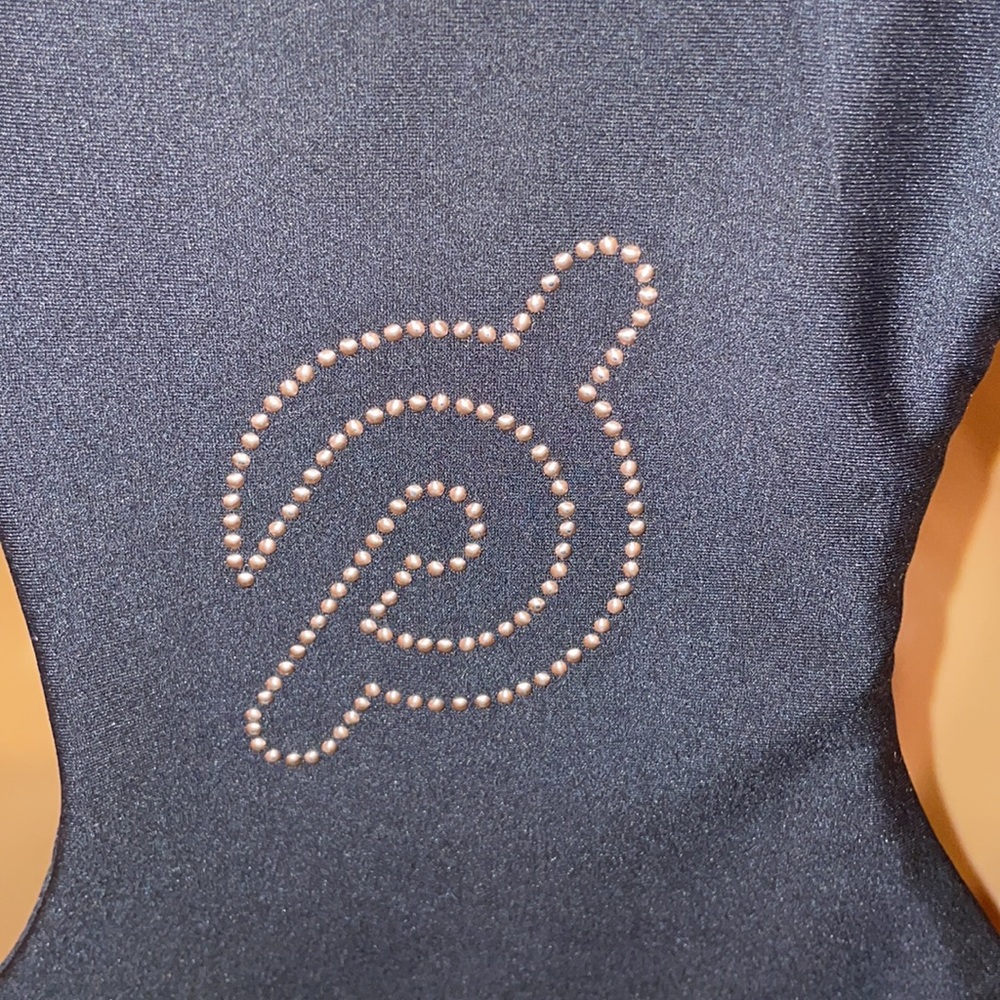 🚴🇺🇸Peloton Beach Riot metallic stud embossed sports bra